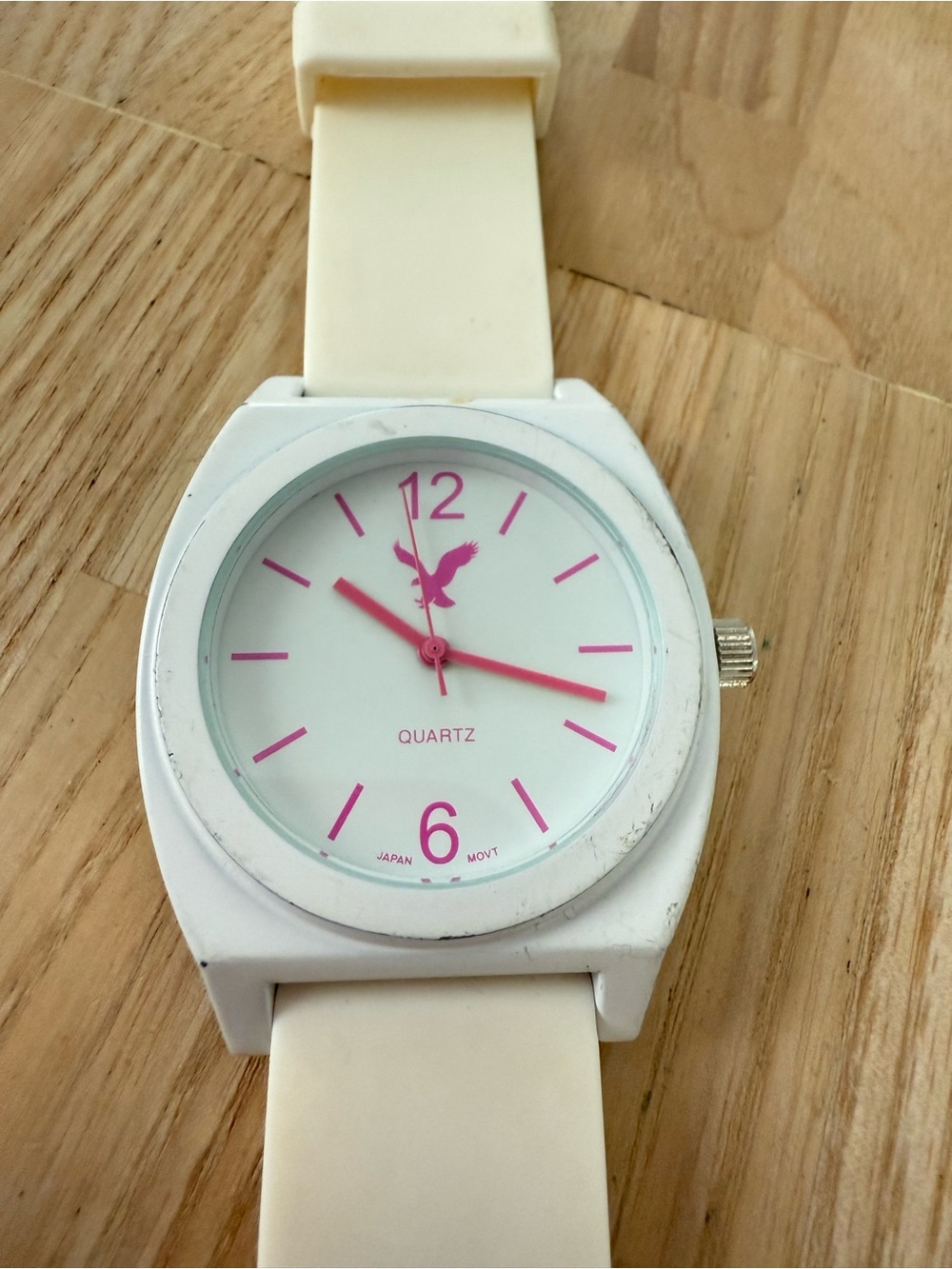 Vintage American eagle outfitters ladies white fashion watch NEW BATTERY